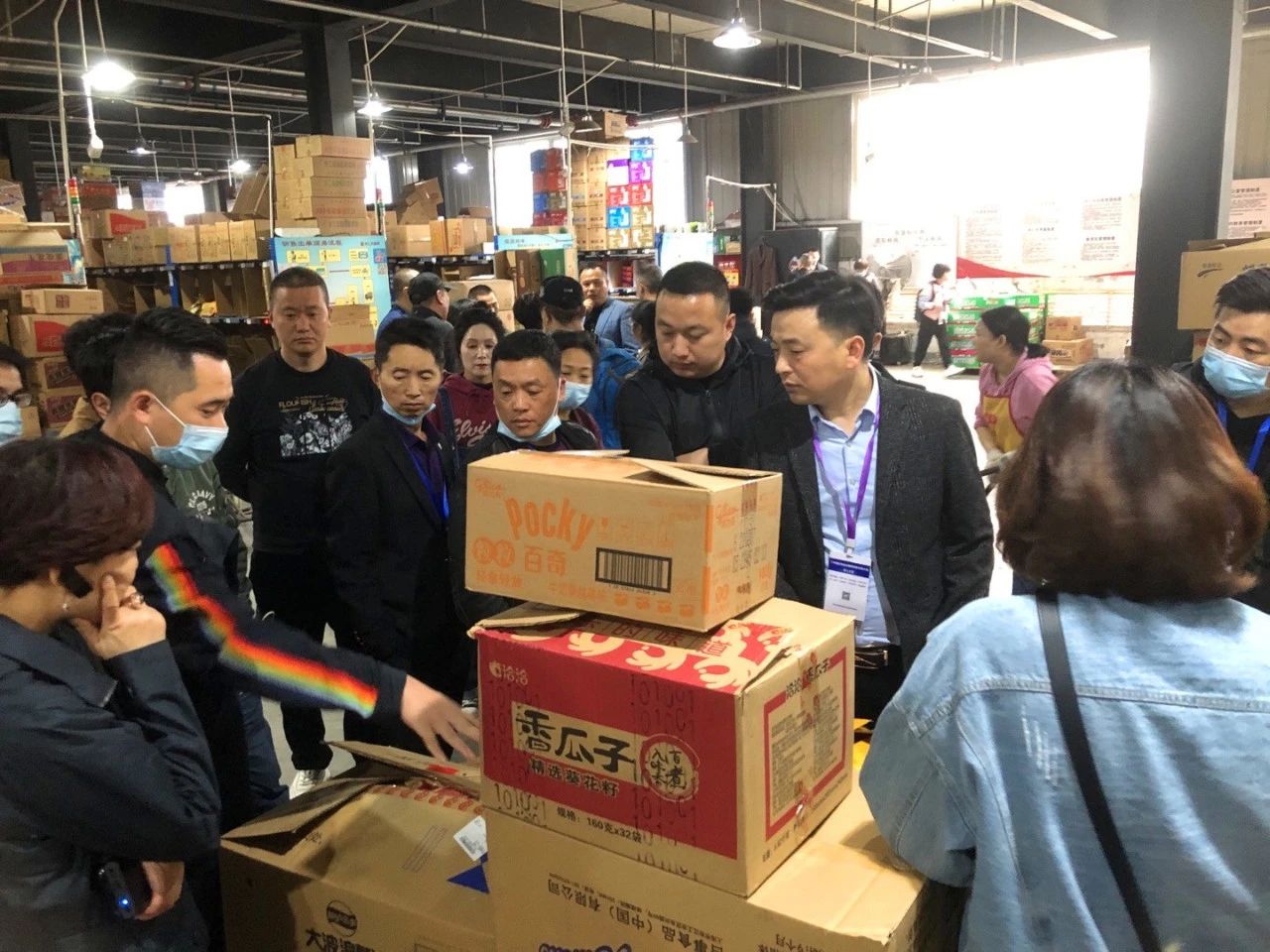 麦得邻产品与业务内容配图
